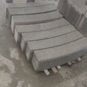 南宁芝麻白弧形路牙石