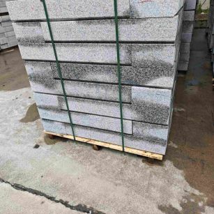 南宁芙蓉白路牙石，马路牙子