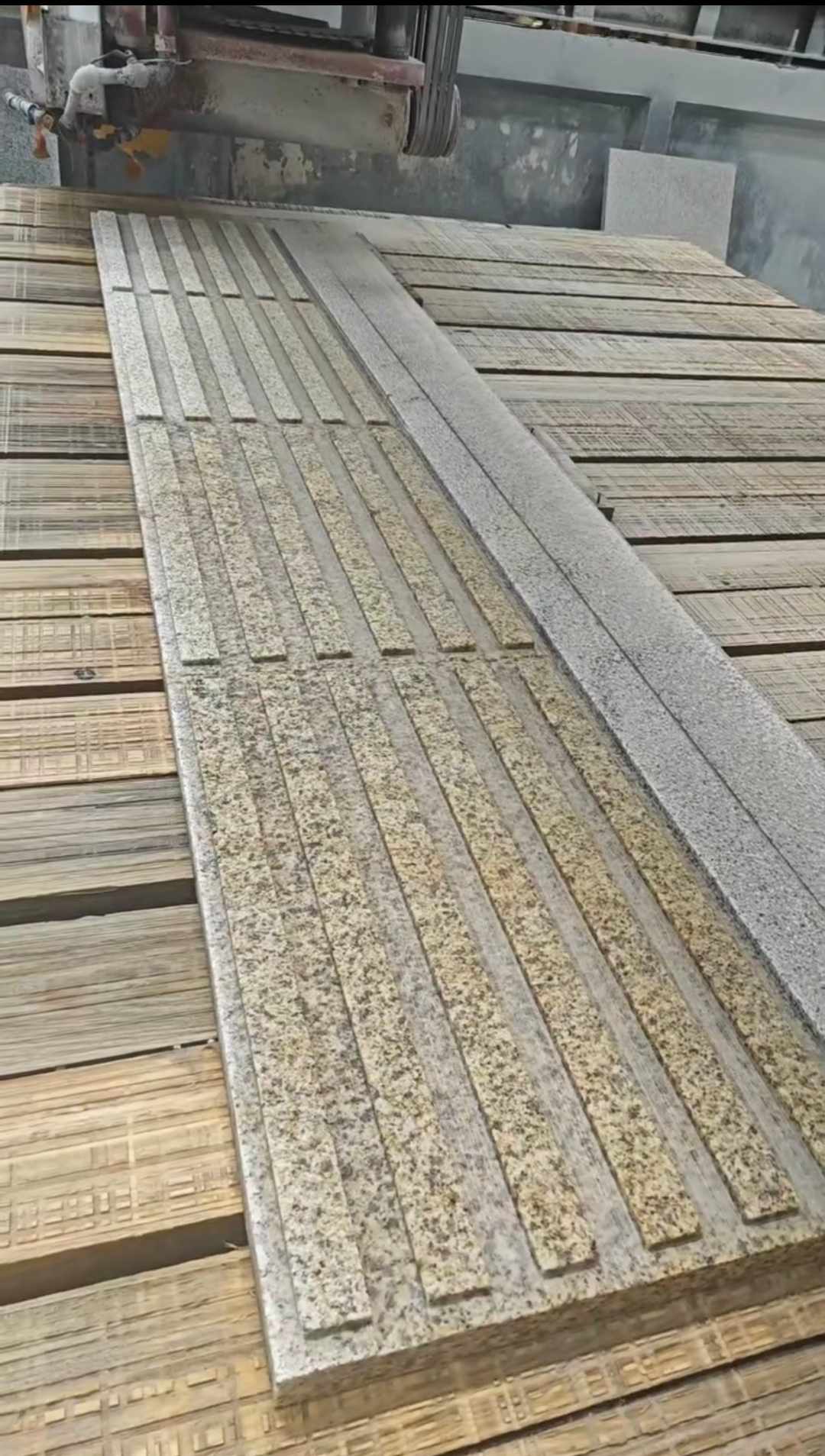 南宁黄金麻盲道石 盲条