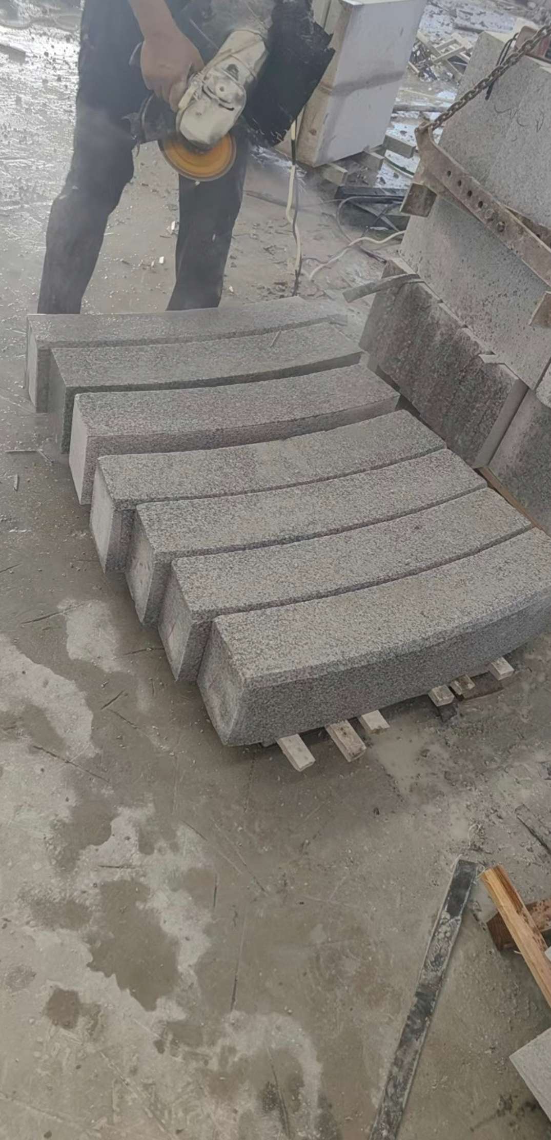 南宁芝麻白弧形路牙石