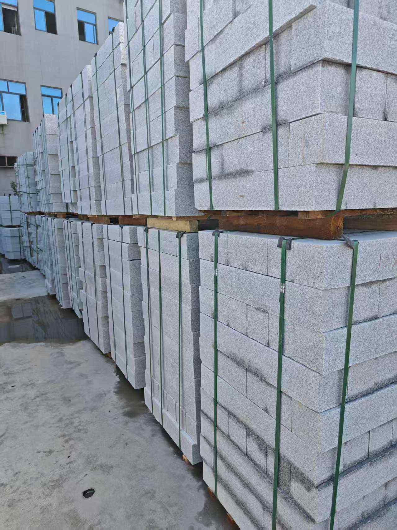 南宁芝麻白路牙石，路侧石