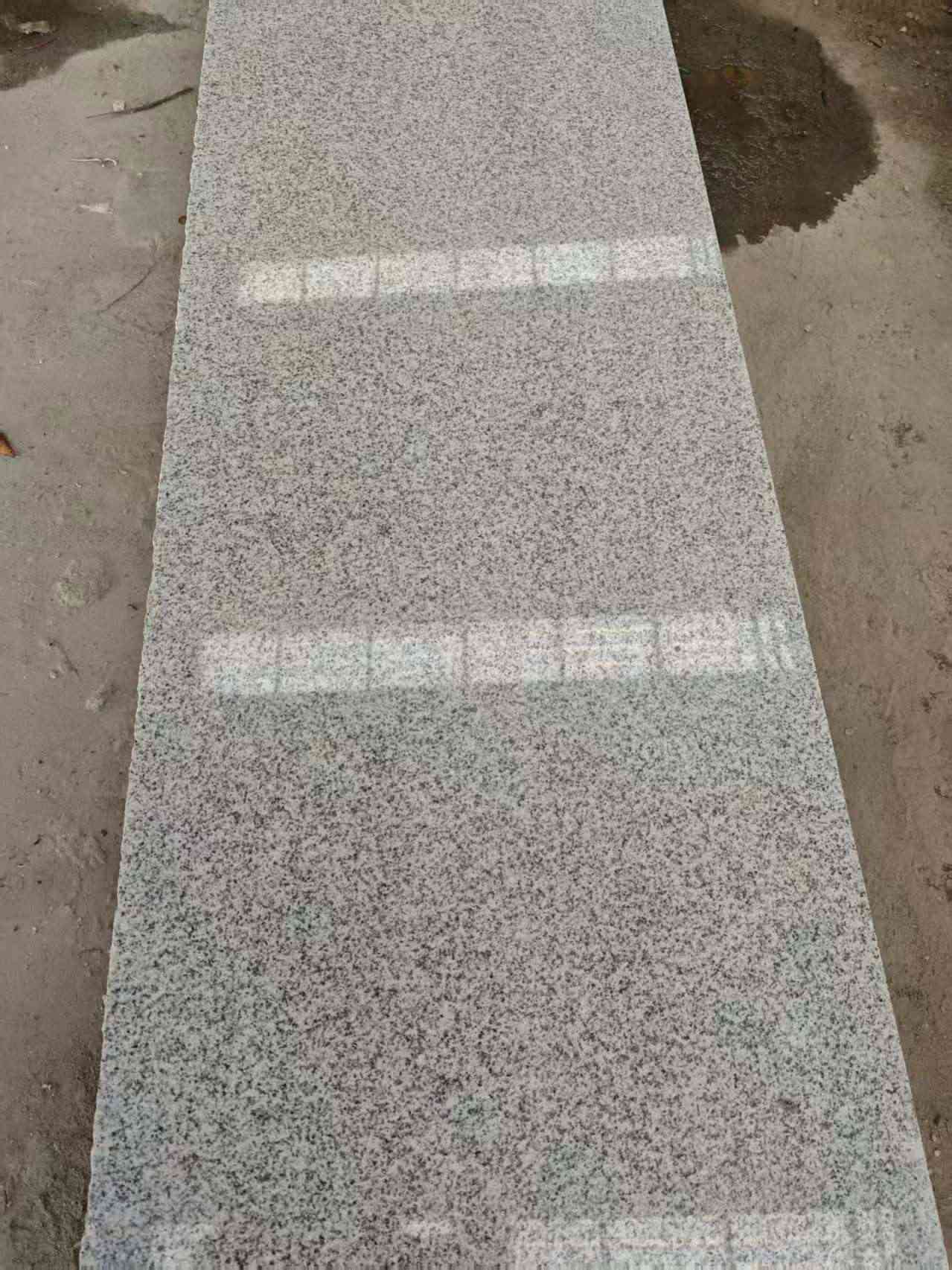 南宁芝麻白光面毛板